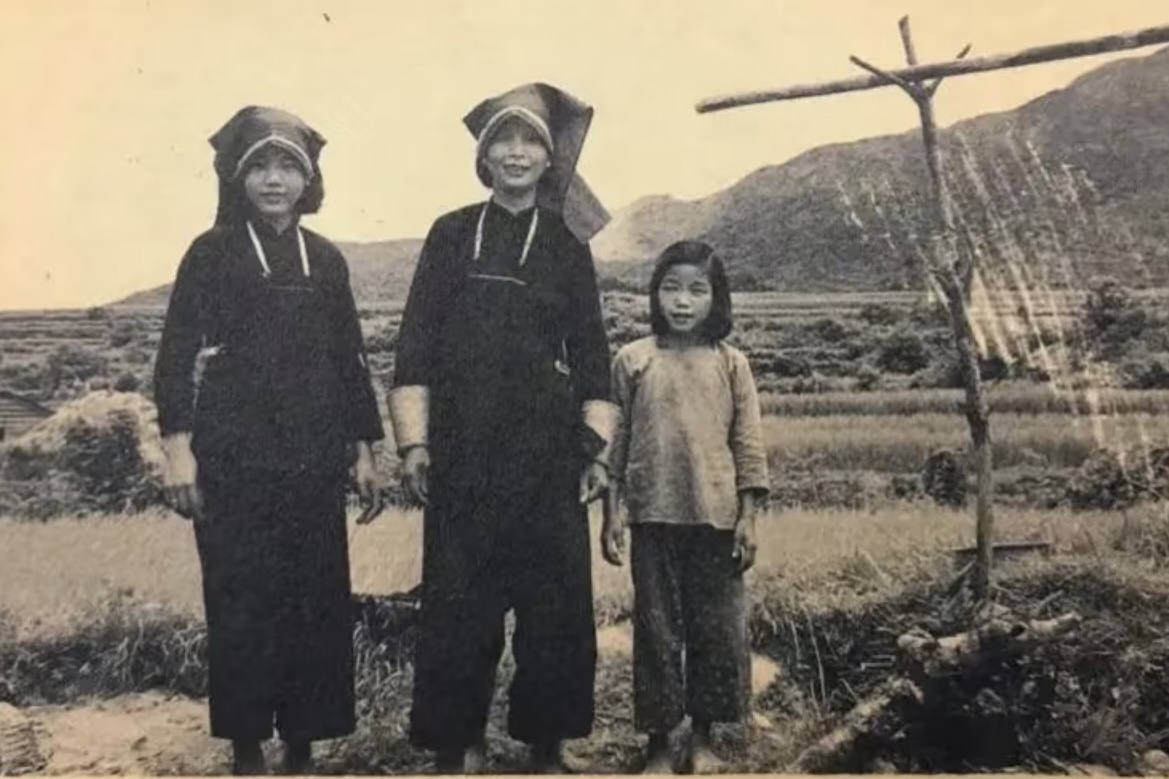 Hakka traditional garment.jpg