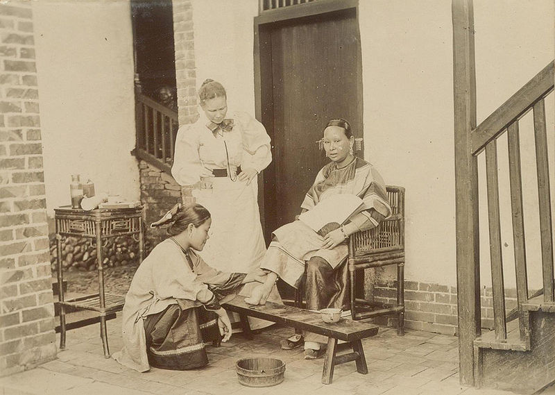 File:12 footbinding.jpg