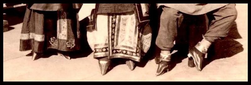 File:2 footbinding.jpg