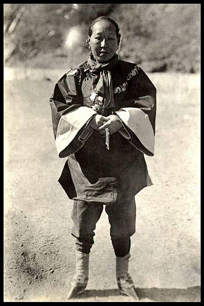 File:3 footbinding.jpg